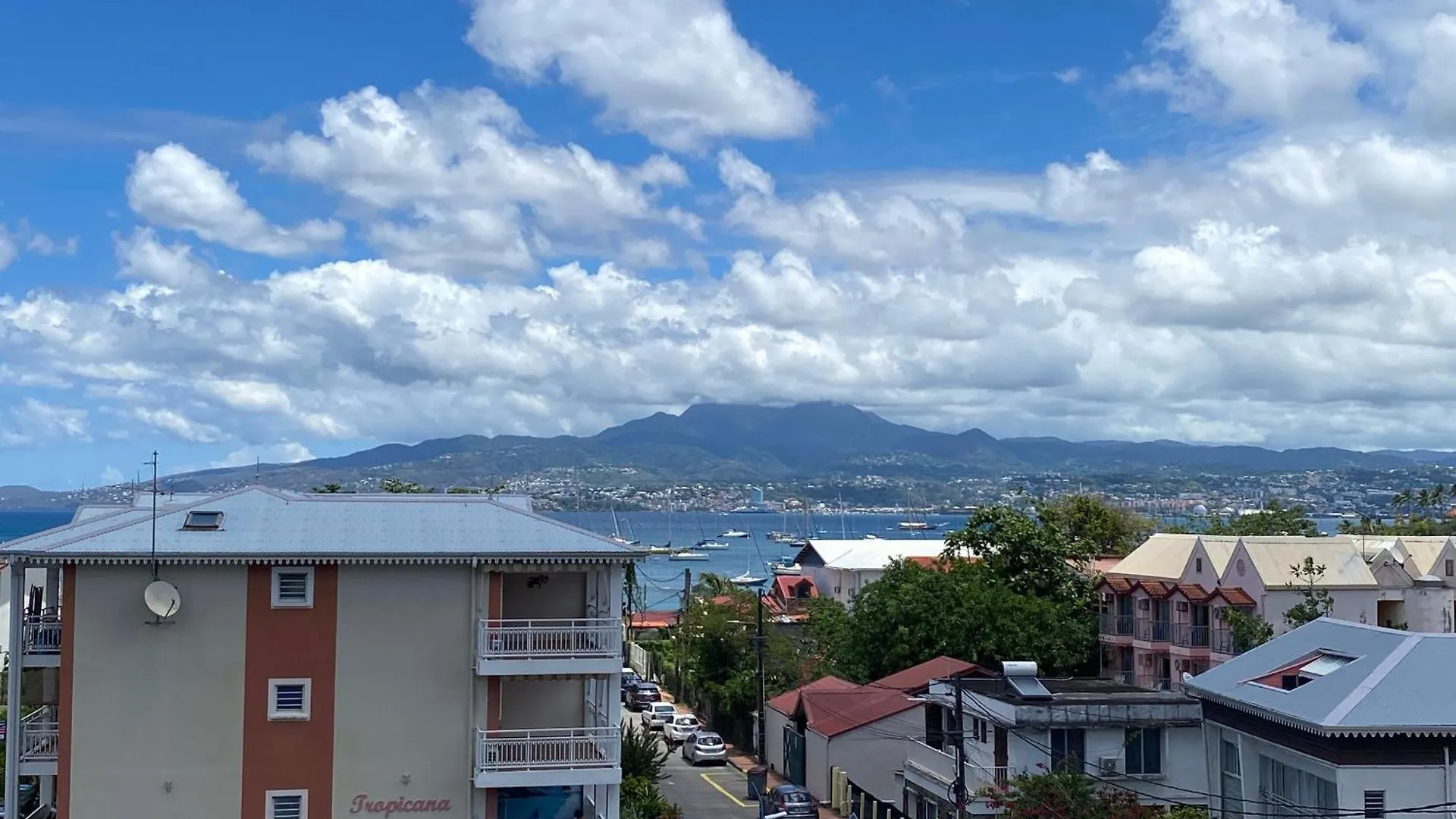 Appartement Lumineux A 100M De La Plage Avec Cuisine Equipee Et 2 Chambres Climatisees. - Fr-1-765-23 Les Trois-Ilets Apartment